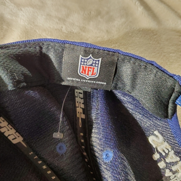 Seattle Seahawks team hat with Leather Bill - Picture 4 of 4